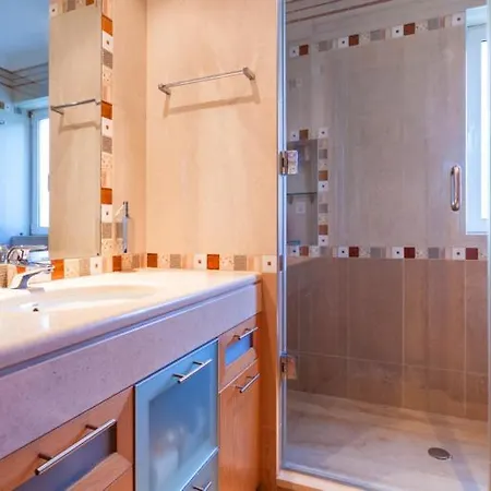 Sleeps 12 Pool Air Con Wifi